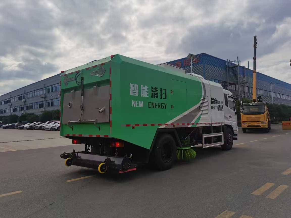東風(fēng)天錦18噸干濕兩用道路污染清除車圖片4