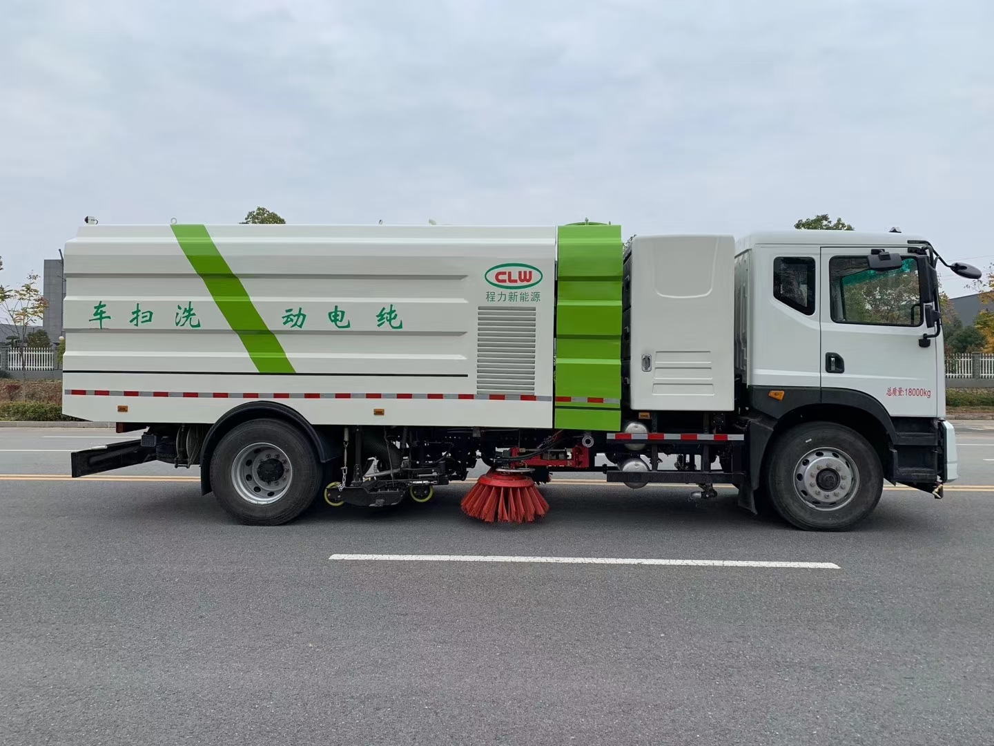 東風(fēng)華神純電動(dòng)洗掃車(chē)圖片3