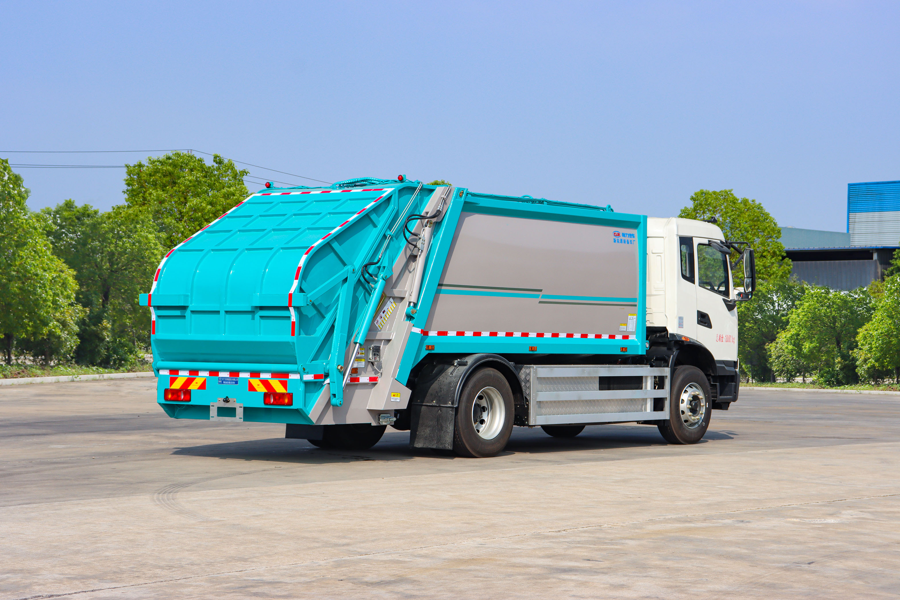 東風(fēng)天錦14方純電動壓縮式垃圾車圖片4