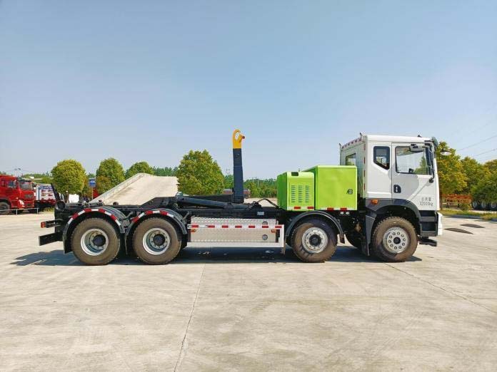 東風(fēng)前四后八純電動 車廂可卸式垃圾車圖片5