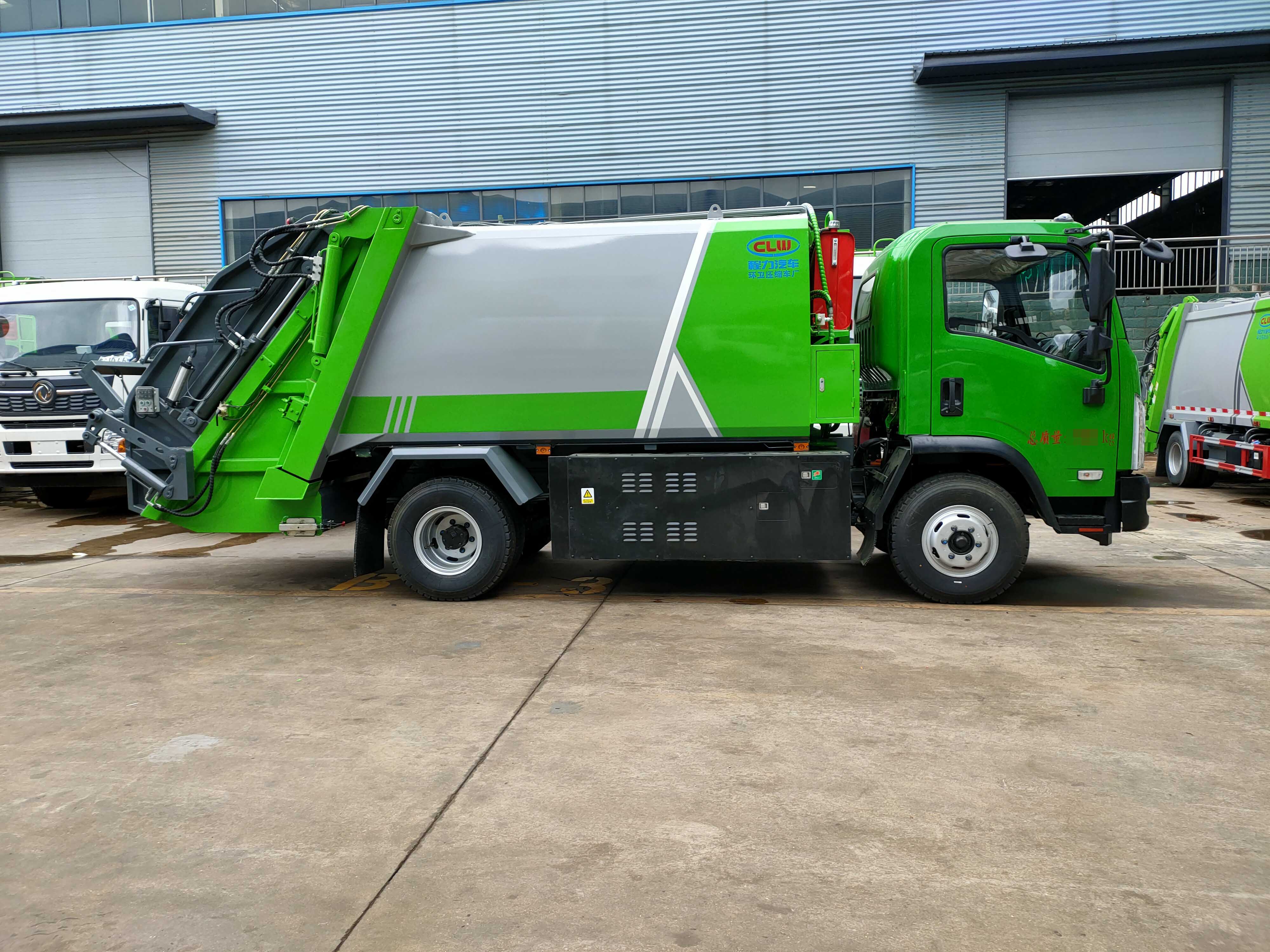 宇通8方純電動(dòng)壓縮式垃圾車圖片2