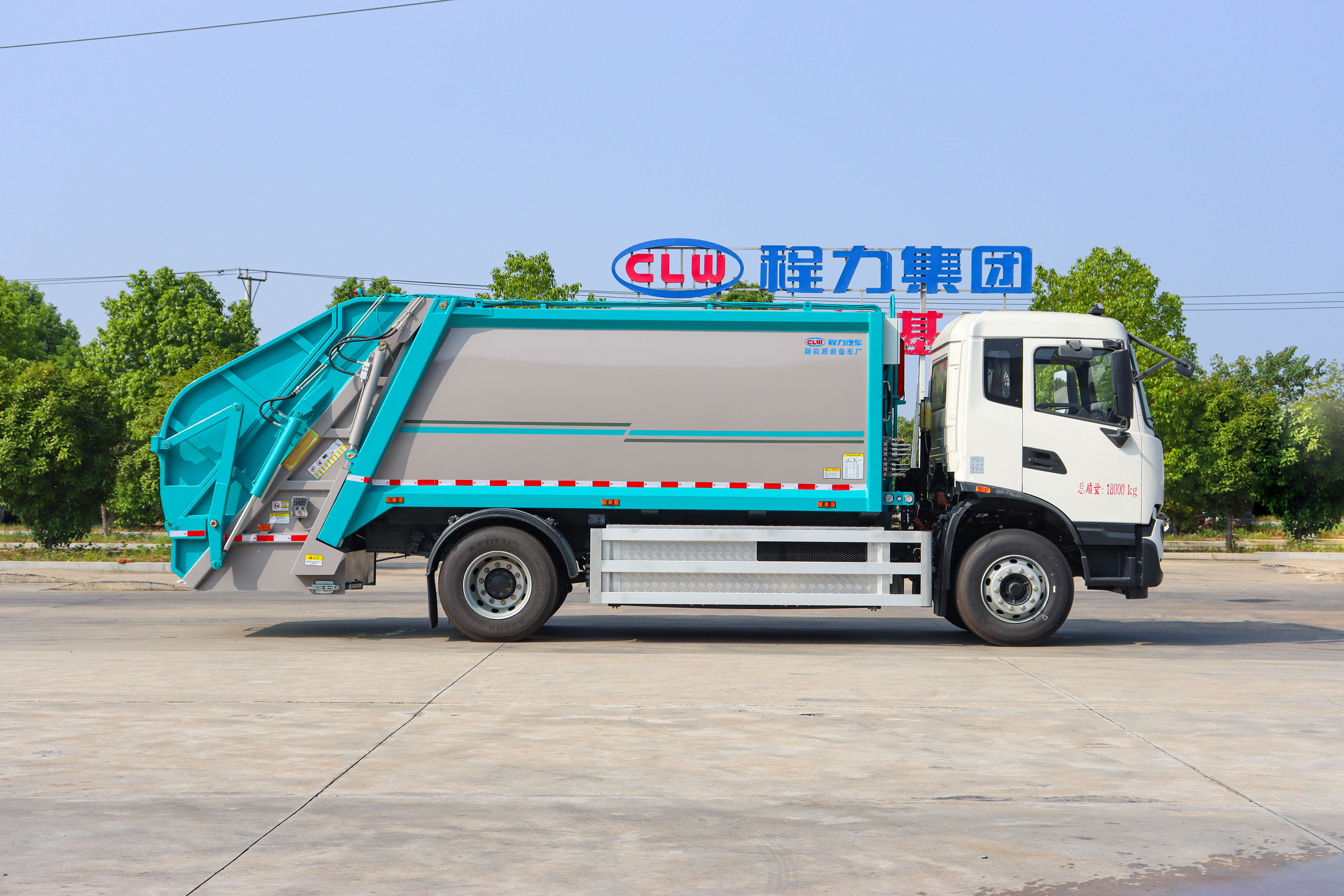 東風(fēng)天錦14方純電動壓縮式垃圾車圖片3