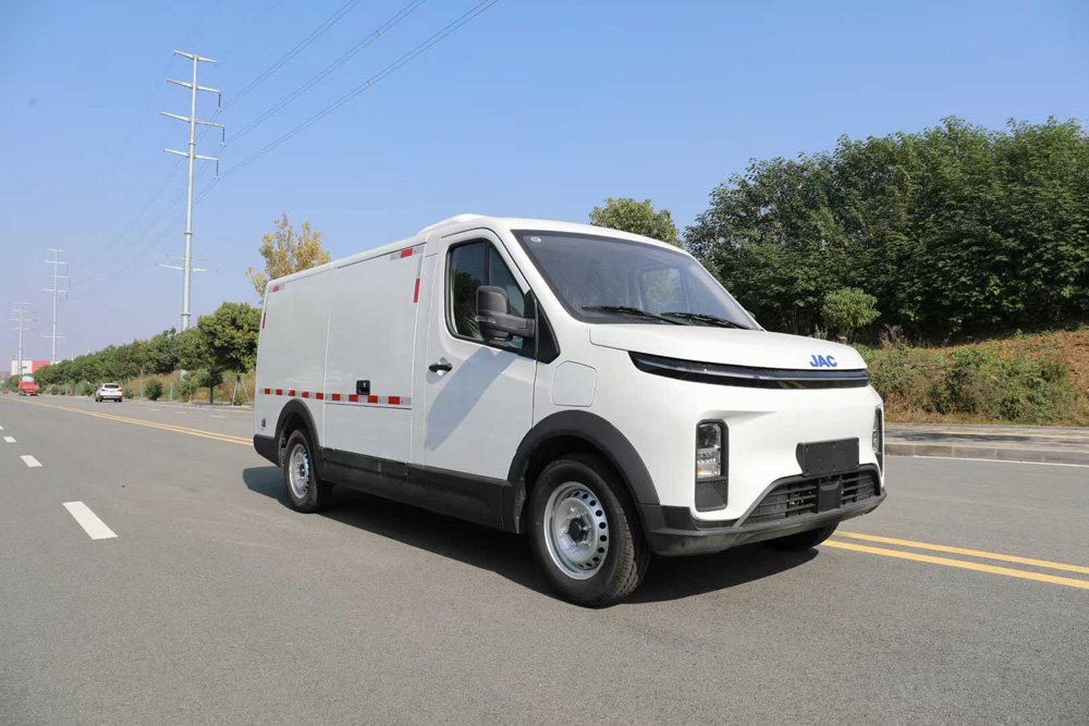 江淮萬(wàn)寶路純電動(dòng)面包冷藏車(chē)小型廂式冷凍車(chē)