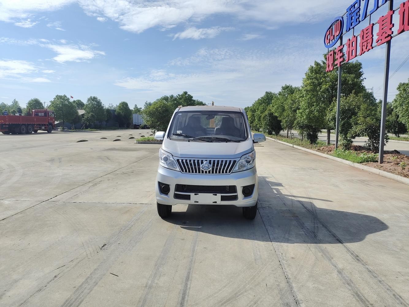 3方長(zhǎng)安純電動(dòng)車廂可卸式垃圾車圖片2