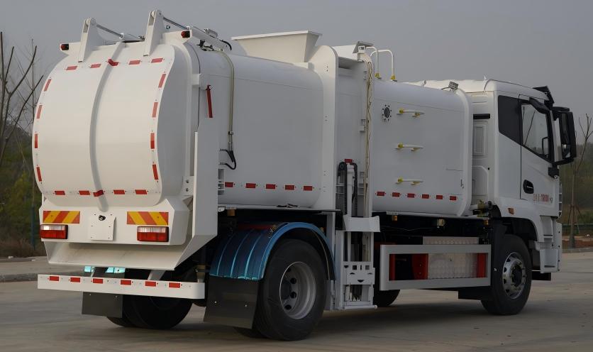 程力壹為10.3方純電動(dòng)餐廚垃圾車(chē)圖片3