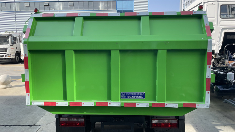 江淮駿鈴純電動(dòng)廂式垃圾運(yùn)輸車圖片5