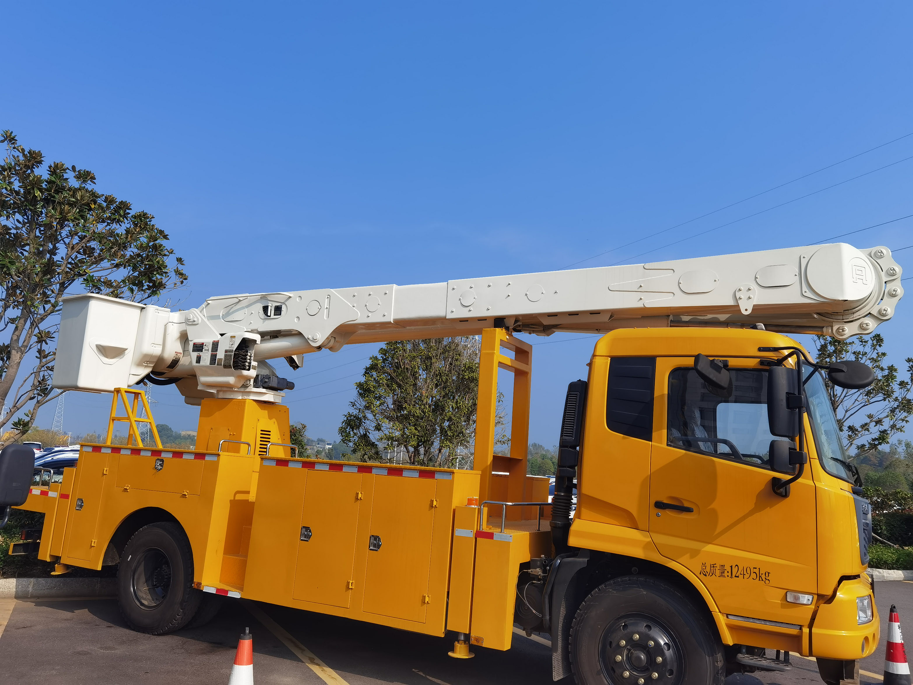 東風天錦20米帶電高空作業(yè)車