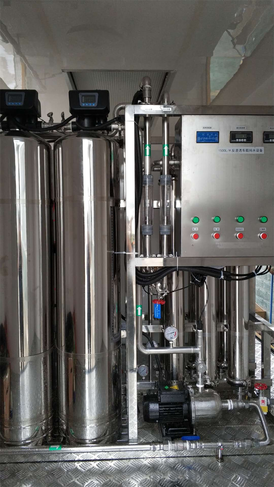 東風(fēng)天錦凈水車(chē)（后勤保障車(chē)）圖片5