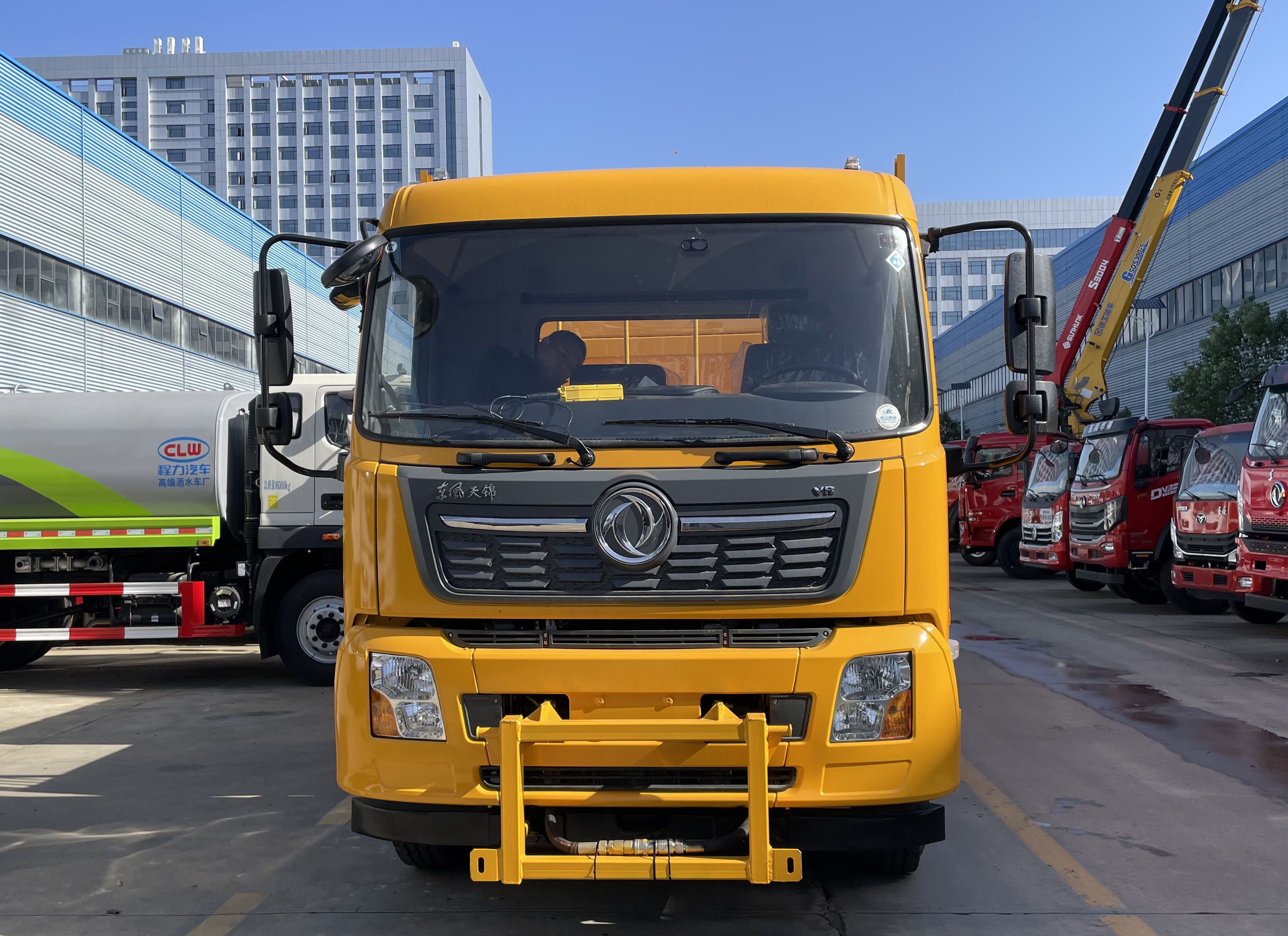 東風(fēng)天錦VR多功能除雪車(chē)融雪車(chē)圖片2