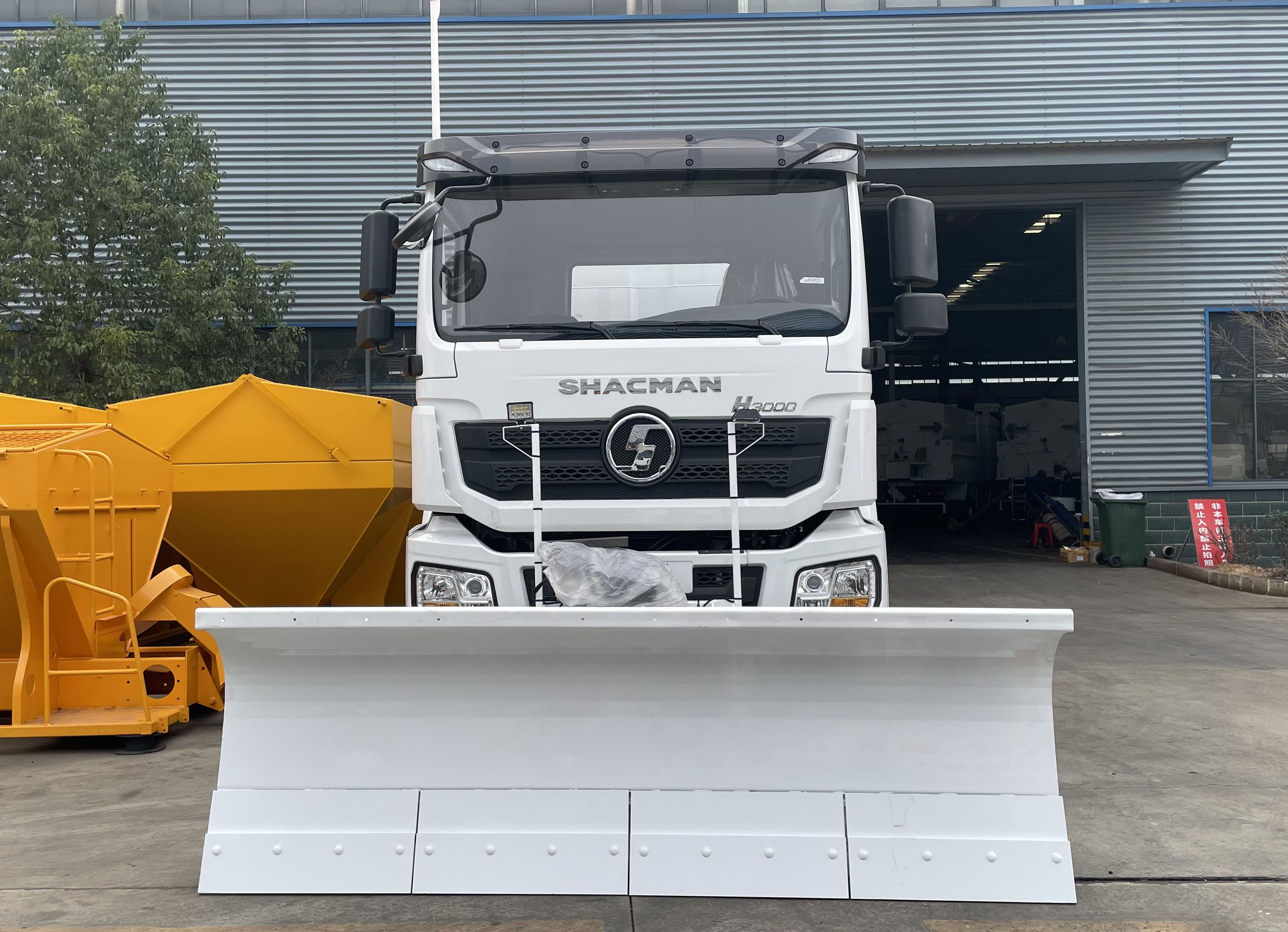 SHACMAN陜汽多功能除雪車(chē)圖片2