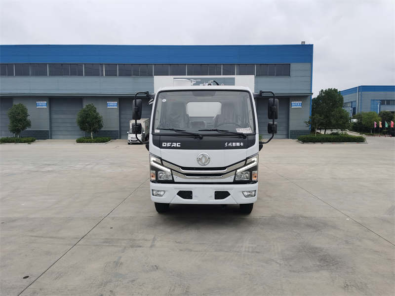 新款東風(fēng)多利卡水泥凈漿灑布車(chē)圖片2