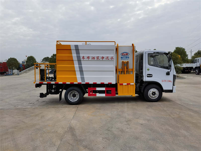 新款東風(fēng)多利卡水泥凈漿灑布車(chē)圖片3