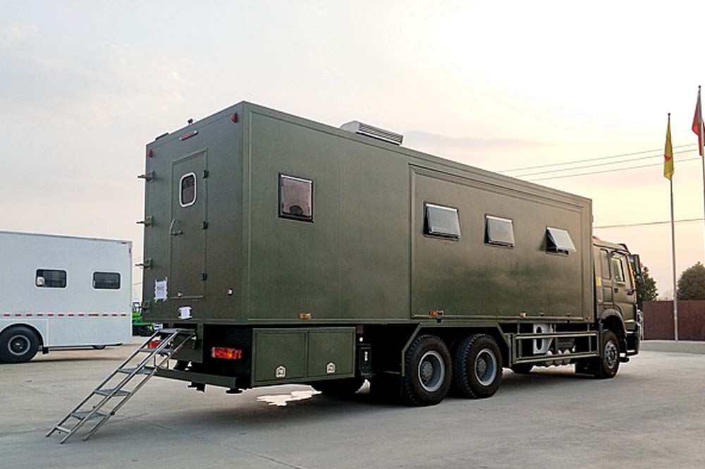 重汽豪沃宿營(yíng)車(chē)可滿(mǎn)足8-28人野外住宿圖片3